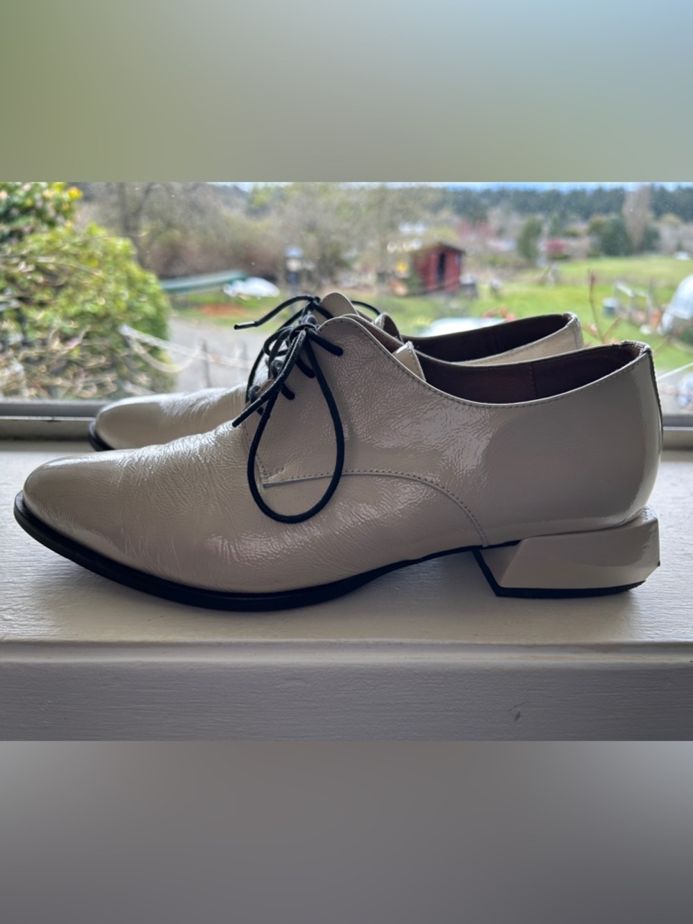 WONDERS architectural cream oxfords with gorgeous block heel